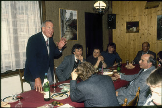 Hans Rudolf Kurz with the 'Gilberte de Courgenay' ensemble 1989