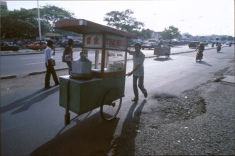Man with road kitchen, Jakarta, 1986