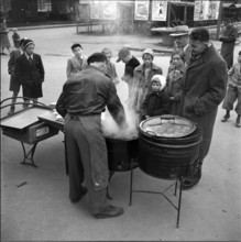 Zurich: Chestnut Sellers and Clients, 1953