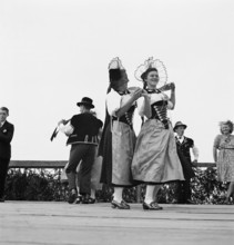 Dancers at public festival in the Emmental, in 1942
