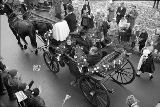 Ludwig von Moos, newly elected federal president visiting Sachseln; 1963