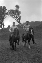 The Winnetou Ranch disposes of 121,000 m2 of land, grassland and forest where children from 7 to 12