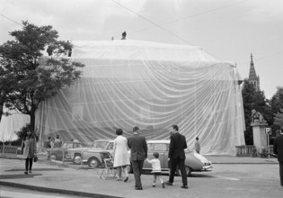 Christo Wraps the Kunsthalle Bern, 1968