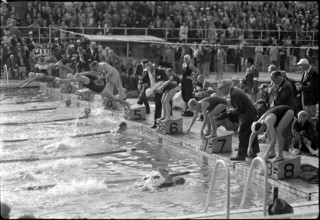 Olympic Games Helsinki 1952: 4x100m ladies, first swap