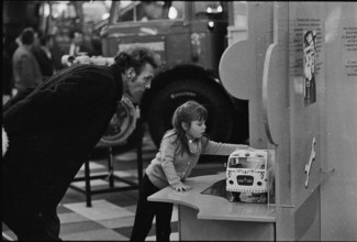 40th Geneva International Motor Show, 1970: young visitor