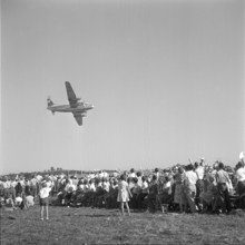 Aviation show at official opening of Zurich-Kloten airport 1953