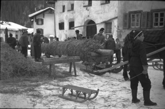 Preparations of the burning of Hom Strom in Scuol, 1959