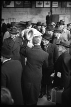 Altdorfer greeting Currie