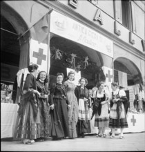 Stall of the Red Cross on behalf of war prisoners in Ticino, 1943