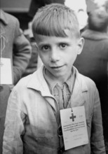 Arrival children from Domodossola; identification badge; 1944