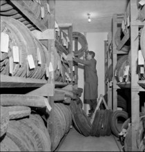 Recycling, Collection of used tires; 1943