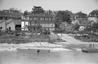French forces building a new pontoon bridge near Basel