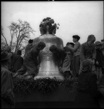 Pupils with bell of Petrus church in Bern 1948