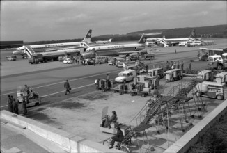 Hijacking Nicosia: Arrival of the hostages, Airport Koten 1970
