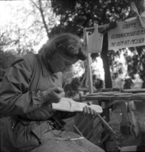 Women's reserve unit; wood carving; 1942