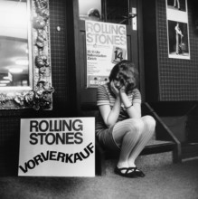 Rolling Stones, Zurich 1967: sad fan waiting in front of ticket office