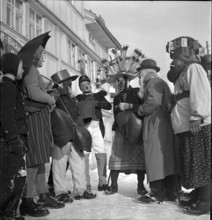 Silvesterchlausen in Urnaesch, 1945