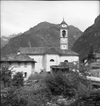 Frasco in the Verzasca valley, church; 1942