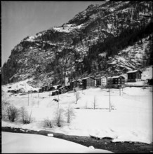 Herbriggen, threatened with landslide; 1959
