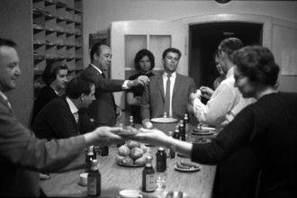Ringier Picture Service: sausage snack/sausage party, 1963