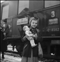 Children from Budapest arrive in Switzerland, holiday for convalescence, 1947