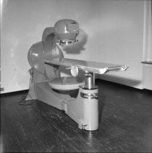 Radiotherapy unit with cobalt 60 isotope, Lucerne 1957