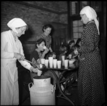 WW 2: French children in reception camp, Zurich 1944