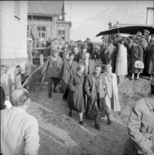 First 400 refugees from Hungary, arriving in Buchs in 1956