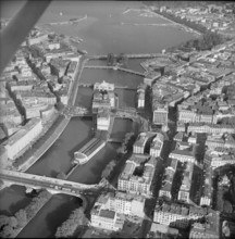Geneva, Ile Rousseau, Montblanc bridge; aerial view; 1971