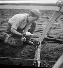 Peat Digger lubricating cable construction, Boswil 1945