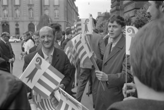 Béliers at military service deniers demonstration, Berne 1968