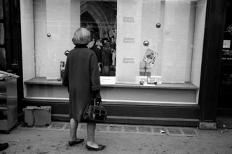 Shop window Ringier publisher: Schweizer Illustrierte, Ringgi + Zofi, 1964