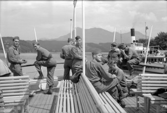 After WW2: American soldiers on steam boat, Lucerne, 1945