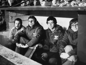 European Champions Cup semi-final 1976/77: Liverpool FC - FC Zurich; FCZ substitute's bench,