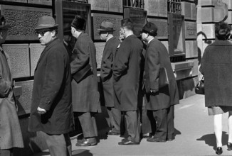 Closing of Bank Reiss & Co, 1972