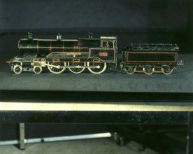Model railway, steam engine Sir Gilbert Claughton, year of construction 1922