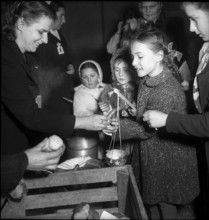 Räbeliechtli procession in Zurich, 1948