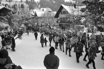 The annual Swiss youth skiing camp in Lenk allows 600 girls and boys to take part in a free ski