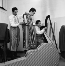 The Paraguayans, 1957