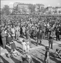 Gathering at May Day rallies in Geneva 1950