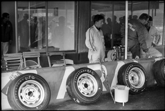 That day Jo Siffert and his team set 5 world hour records