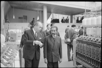 Emperor Haile Selassie (r) with director Ruckstuhl at the Expo in Lausanne, 1964