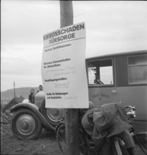 WW 2: bomb airdrop, dropping in Zurich, 1945; aid for victims of war damages.