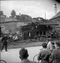 WW 2: bombing in Switzerland; bomb airdrop, dropping in Riggisberg, 1943.