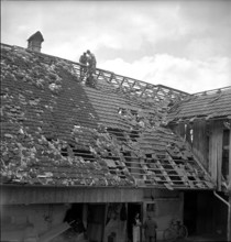 WW 2: bombing in Switzerland; bomb airdrop, dropping in Riggisberg, 1943.