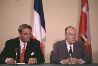 Adolf Ogi and François Mitterrand at press conference