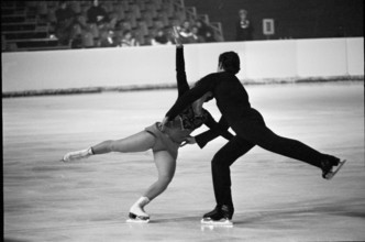 EC in Zurich 1971: European champions Irina Rodnina - Alexei Ulanov