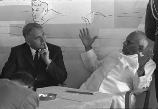 Ernst Brugger talking with the Indian President VV Giri; 1970