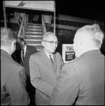 Sithu U Thant, Geneva airport, 1964