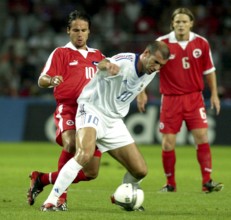 Photo: walter l. keller, 20.8.2003, geneva: friendly match switzerland - france 0:2. zinedine